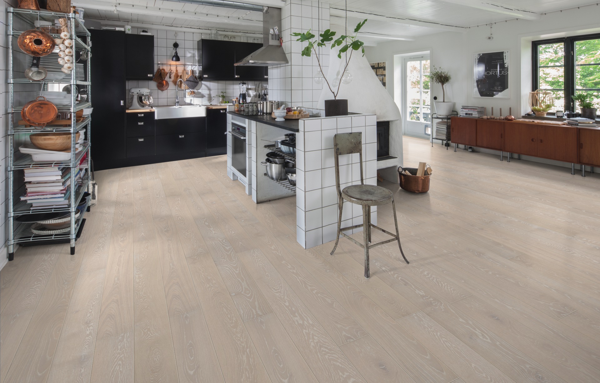 Паркетная доска Kahrs Новая классика Дуб Снег Nouveau Snow 151N8EEK0WKW220 Lively 2266×187×15 фото в интерьере Паркетная доска Kahrs Новая классика Дуб Снег Nouveau Snow 151N8EEK0WKW220 Lively 2266×187×15 фото в интерьере